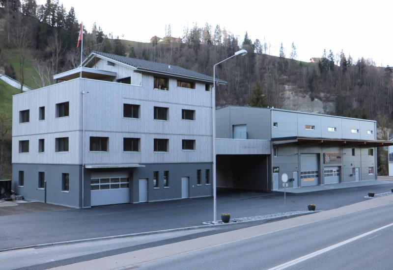 Schärli IMG 5512 Wohn Und Geschäftshaus Mit Gewerbehalle